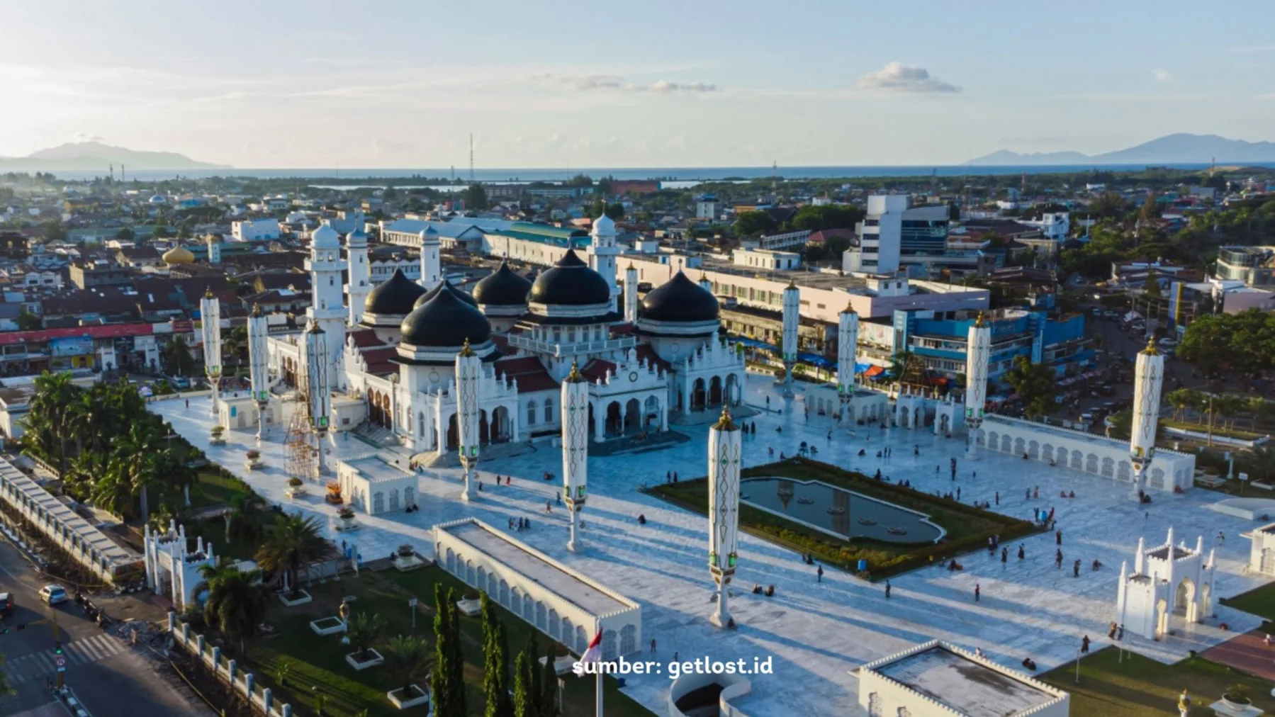 Nuansa masjid raya